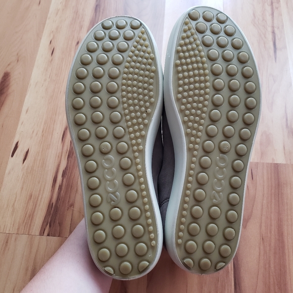 Ecco Soft 7 Gray Leather lace up sneakers - Picture 6 of 10